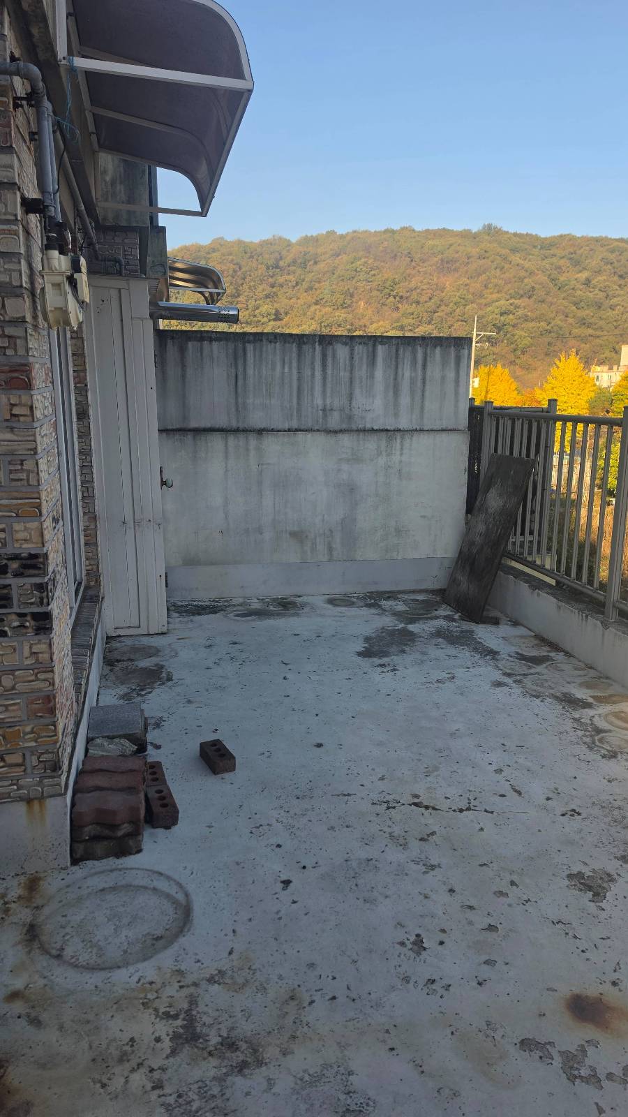 동두천 주택 발코니 우레탄철거 현장 시공 전 사진