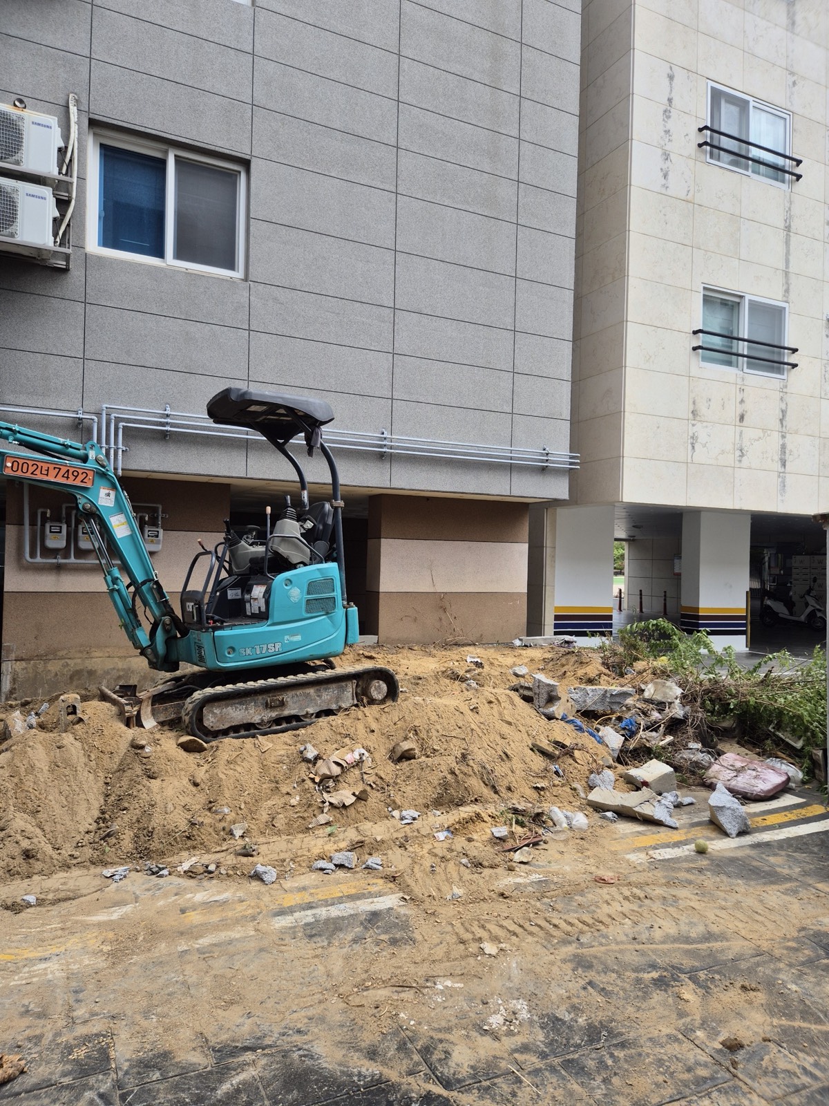 원룸 주차장 화단철거 시공 사진