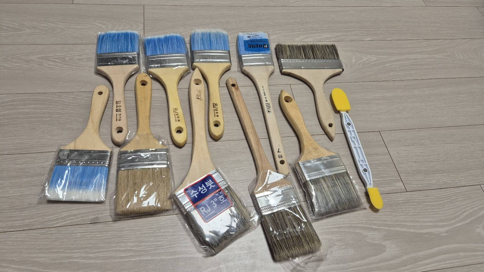 페인트붓 사진